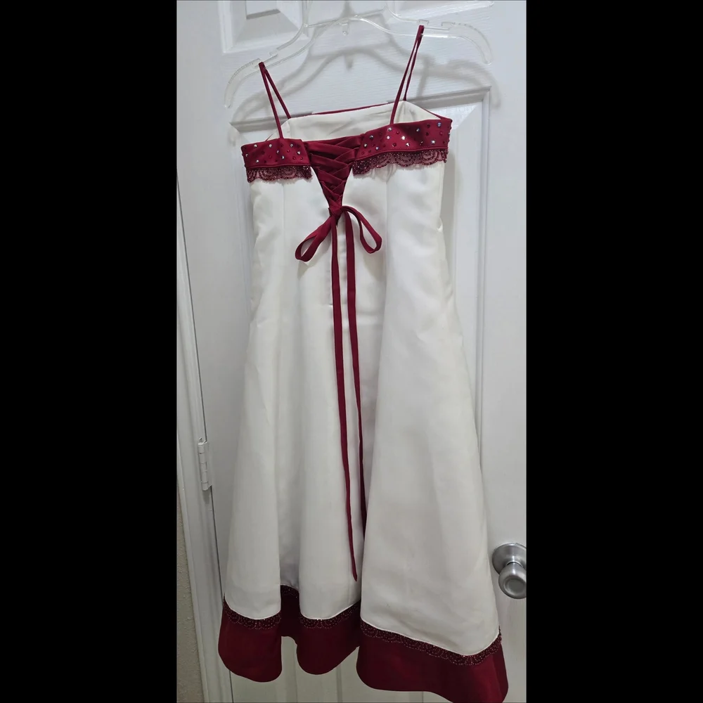 David's Bridal Ivory Red Gown Formal Swarovski Crystal Kids Girls Size 6 EUC - Picture 2 of 7